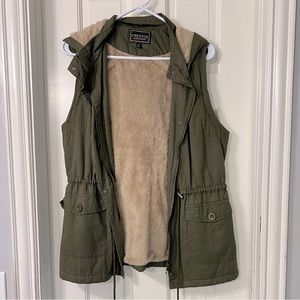 Army green fur lined utility vest, size L